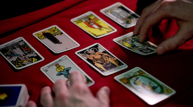 Les adultes juifs américains sur 4 aux États-Unis consultent l'astrologie, dit sondage