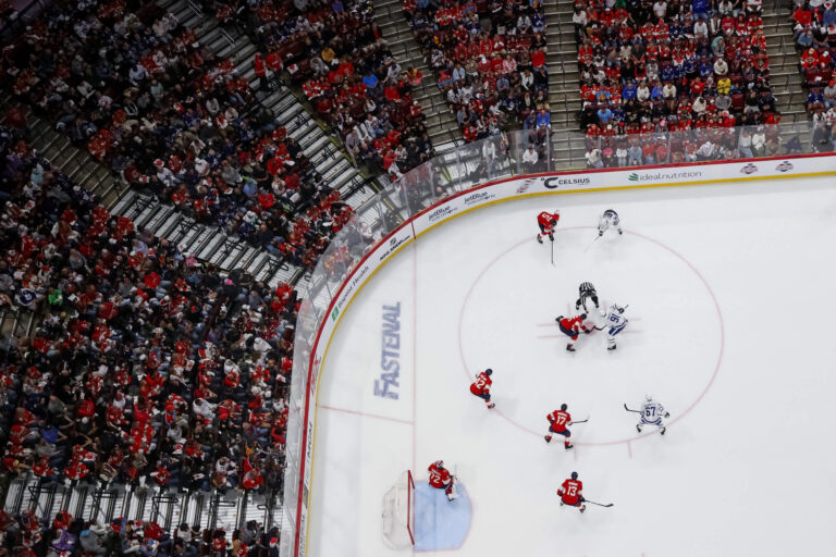Les tweets pro-israéliens 'regrettables' 'Land Florida Hockey Exec à Penalty Box