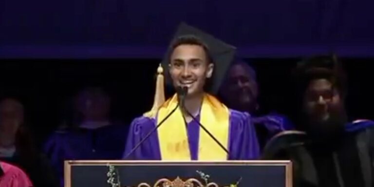NYU retient le diplôme d'étudiant qui a condamné le «génocide» et les «atrocités qui se produisent actuellement en Palestine» dans le discours de fin d'études