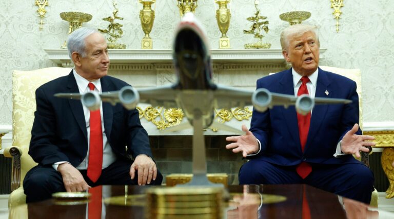US Bombs 3 sites en Iran, se joignant à la lutte d'Israël contre le programme nucléaire iranien