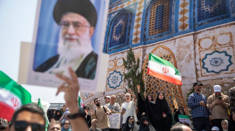 Pourquoi Israël, rarement fan du changement de régime, envisage maintenant un Iran sans Ayatollahs
