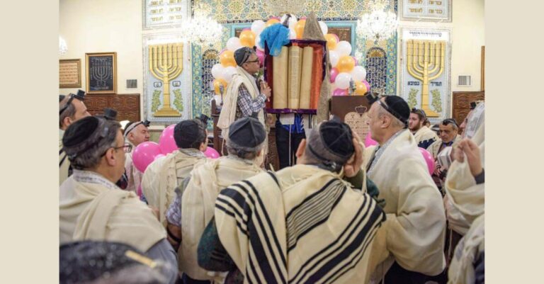 Alors que Israël attaque, à quoi ressemble la vie pour les Juifs en Iran?
