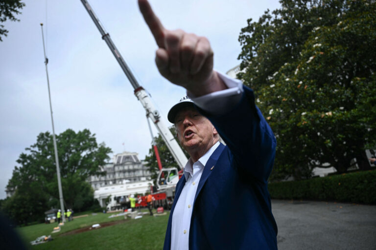 Finalement, les Français se sont tournés contre leur gouvernement - quand les Américains se tourneront-ils contre Trump?