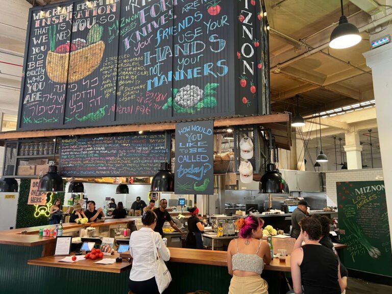 `` Israël est considéré comme violent '' - et les chefs israéliens, une fois les icônes culinaires mondiales, ressentent la chaleur