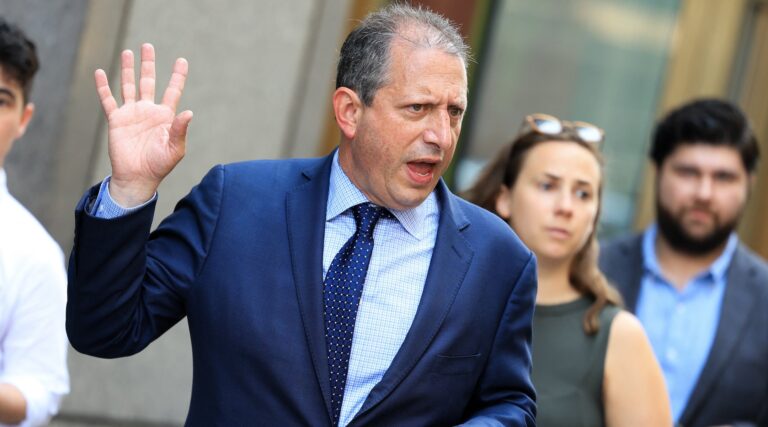 L'arrestation de Brad Lander par la glace marque un moment d'évasion pour le candidat à la mairie juive de New York