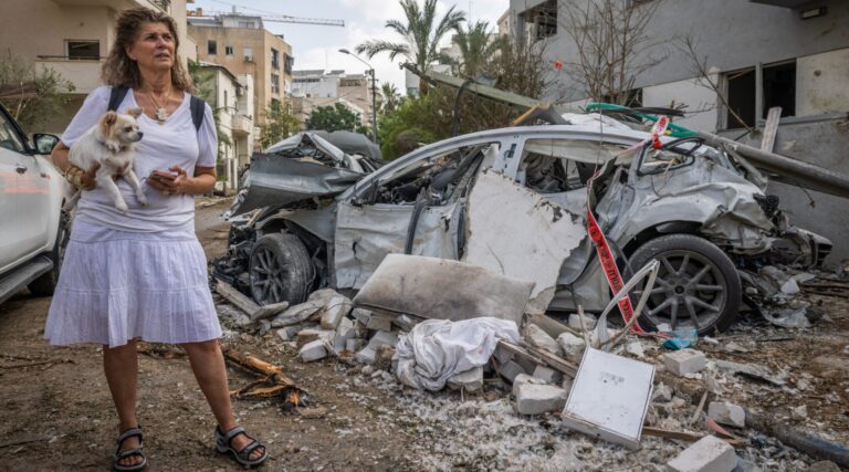 Le nombre de morts augmente en Israël après une autre nuit de missiles iraniens; L'ambassade des États-Unis à Tel Aviv endommagée