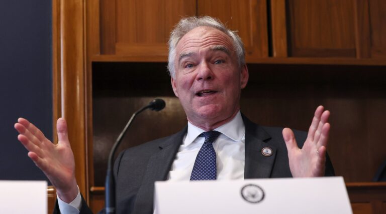 Les législateurs poussent pour bloquer la participation des États-Unis en Iran alors que Trump signale la volonté de rejoindre Fight