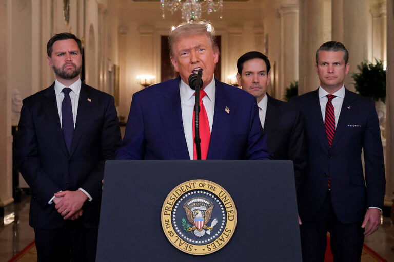 Trump rencontre la gratitude, les critiques après avoir revendiqué la destruction totale du programme nucléaire iranien