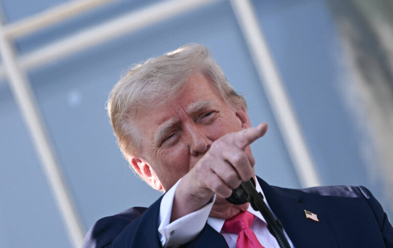 Ce mot allemand explique les impulsions autoritaires de Trump - et la montée en puissance d'Hitler