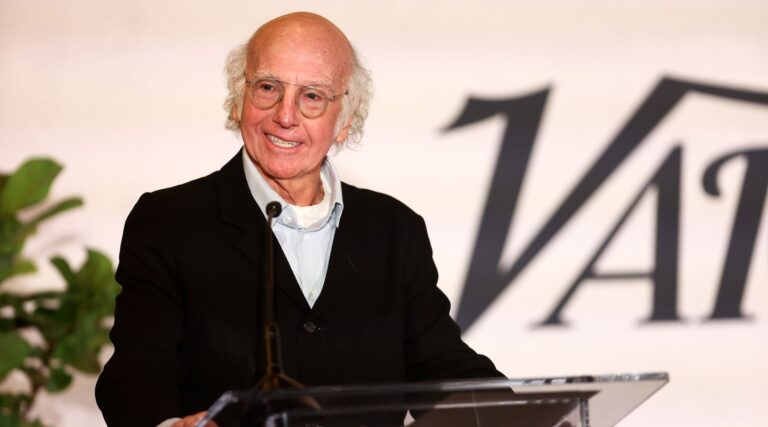 Il est de retour: Larry David fait équipe avec les Obamas pour créer une nouvelle série de comédie télévisée sur l'histoire américaine