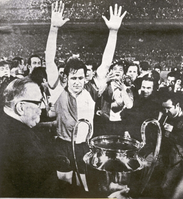 Il était l'un des plus grands joueurs de football juif qui ait jamais vécu - dommage que vous n'ayez probablement pas entendu parler de lui
