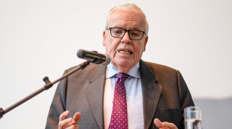Le patron derrière le nouvel opéra de Hambourg a résisté à l'examen minutieux de la collaboration nazie de sa famille