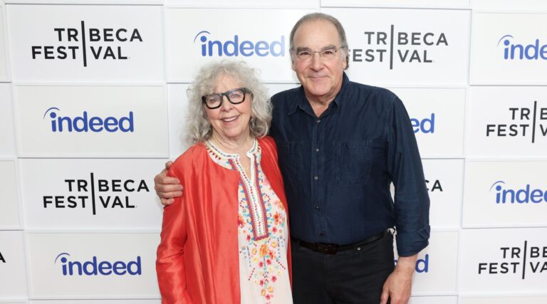 Mandy Patinkin appelle les Juifs à réfléchir à la guerre de Gaza: "Est-ce acceptable et durable?"
