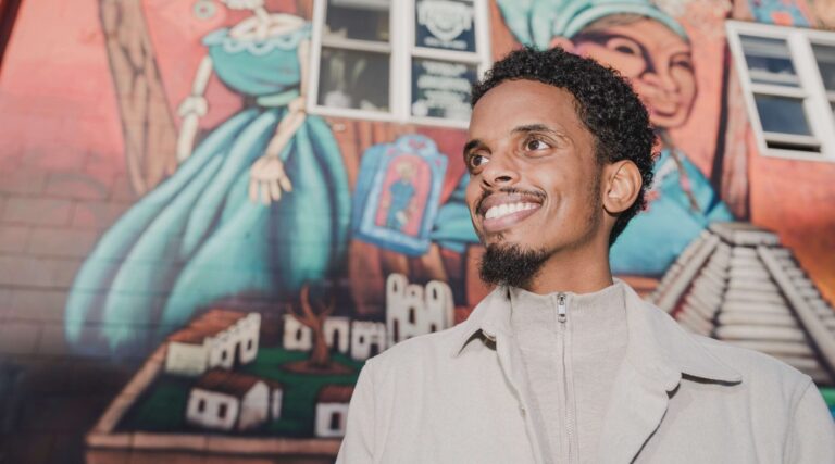 Omar Fateh de Minneapolis est le dernier socialiste démocrate et critique israélien pour remporter l'approbation de son parti pour le maire