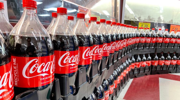 `` Pâque Coke '' pourrait devenir obsolète comme Trump dit que Coca-Cola utilisera le «vrai» sucre en soda américain