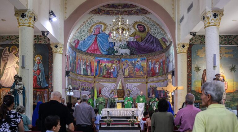 Le Comité juif américain fait don de 25 000 $ à l'église de Gaza endommagée par la grève israélienne