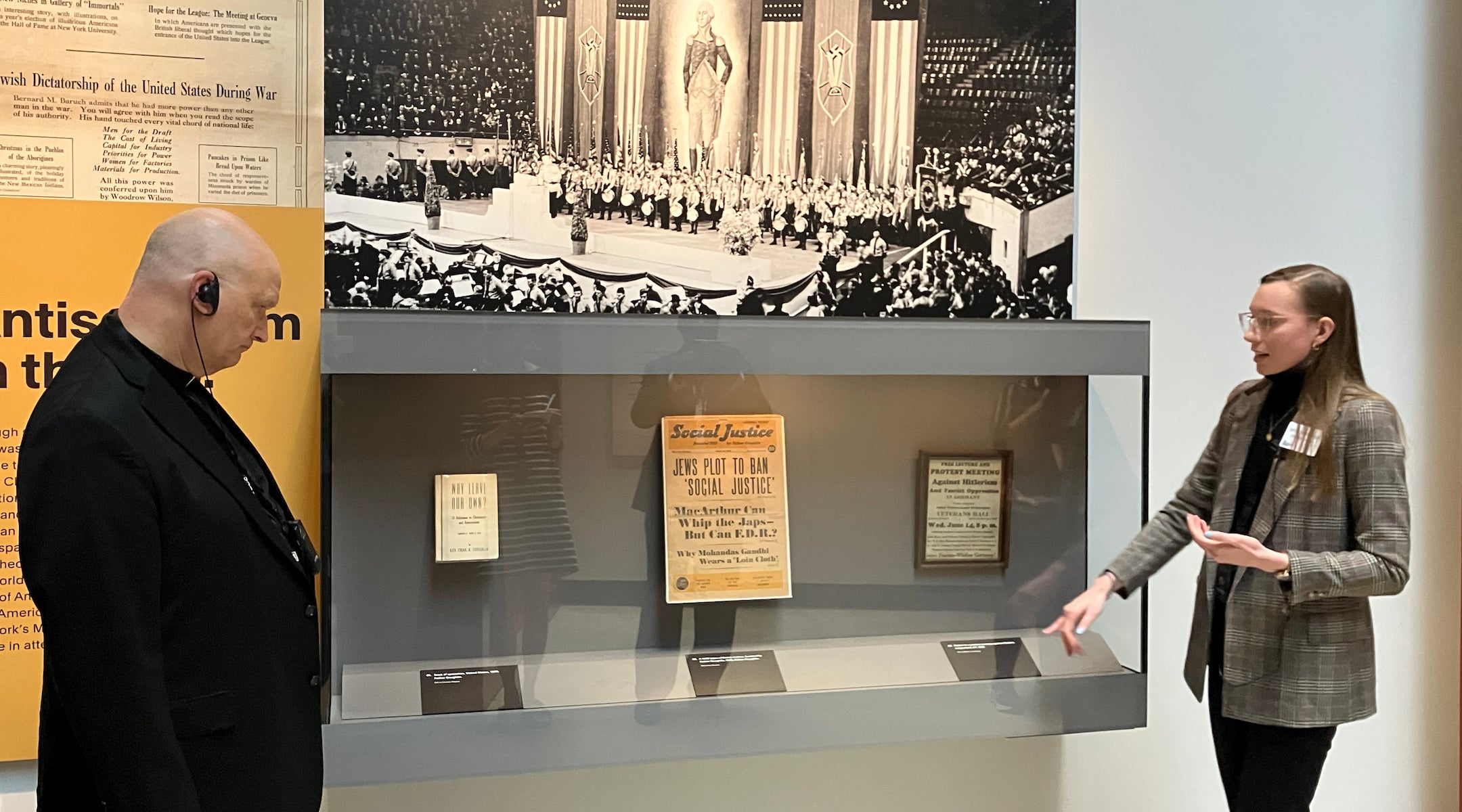 L'archevêque de Détroit, franc sur Gaza, a fait une tournée d'un centre de l'Holocauste. Était-ce un pas en avant pour la juif allyship?