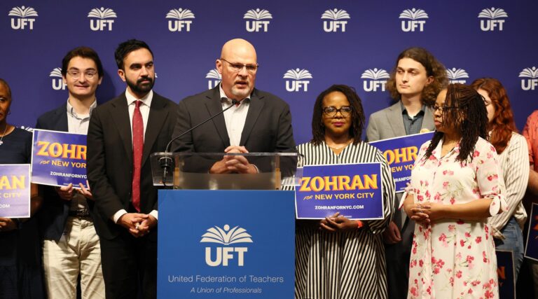 Après que le syndicat des enseignants ait approuvé Mamdani, certains éducateurs juifs retiennent leurs cotisations pour protester