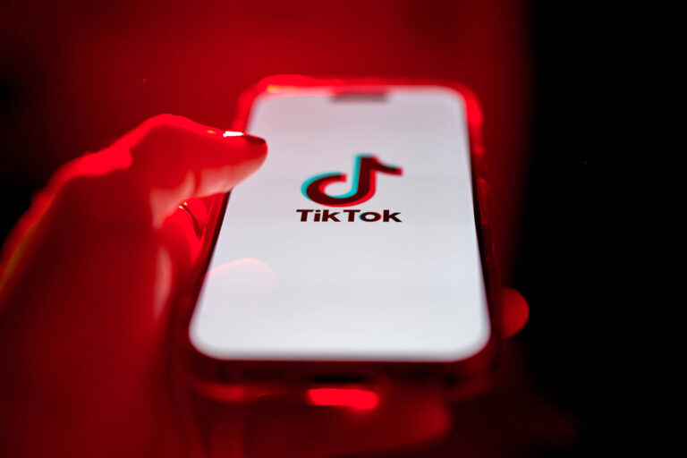Ce que nous pouvons apprendre de l'antisémitisme sur tiktok