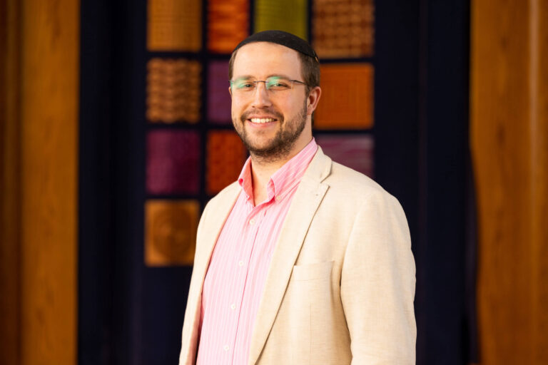 Dans une première école rabbinicale orthodoxe ordonne un rabbin gay