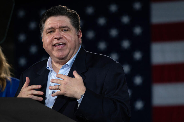 JB Pritzker: le blocage des ventes d'armes envoie Israël «le bon type de message»