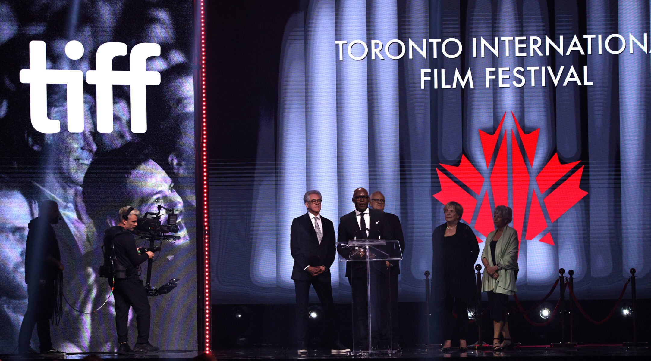 Le 7 octobre documentaire est réintégré au Toronto Film Festival après l'annulation de Brouhaha