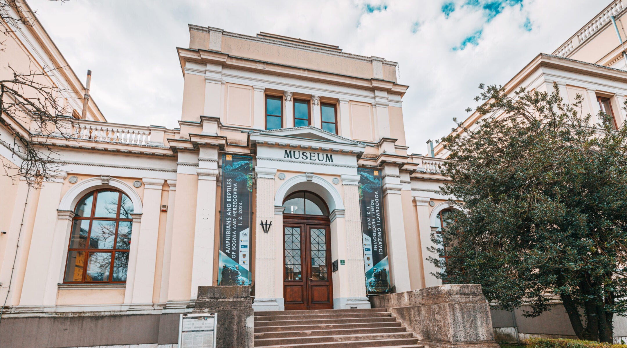 Le Bosnian National Museum affirme que le produit de la présentation de Sarajevo Haggadah ira à «aider la Palestine»