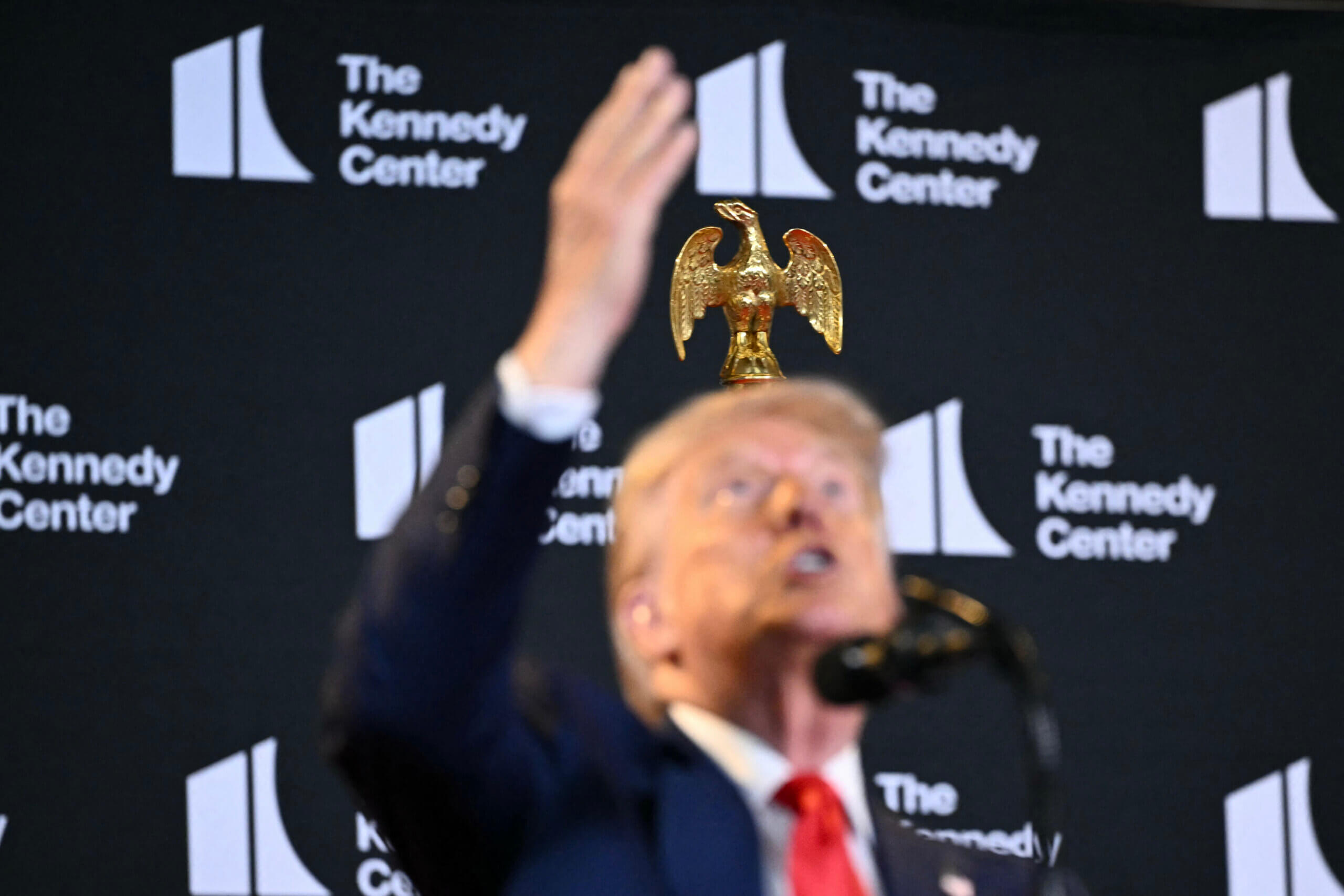 Le Kennedy Center a annulé toute sa programmation «réveillée» - alors pourquoi cette comédie musicale juive est-elle OK?