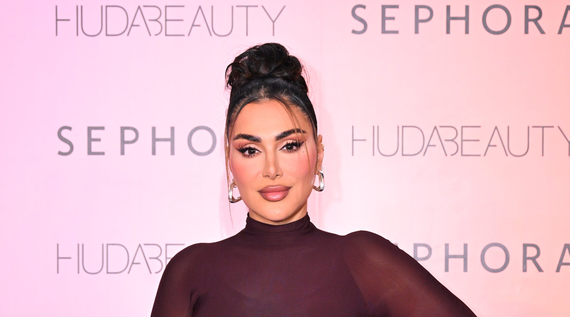 Le fondateur de Huda Beauty défend le complot anti-israélien: «Il y a une campagne de frottis contre moi»