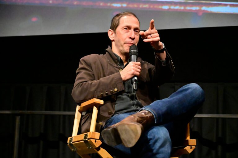 À quelle fréquence Tim Blake Nelson pense-t-il à la Grèce antique?