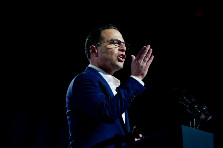 Alors que les démocrates se déplacent sur Israël, Josh Shapiro est ferme. «Je ne fais pas de gaufre ou de vacillement à cause du sondage»