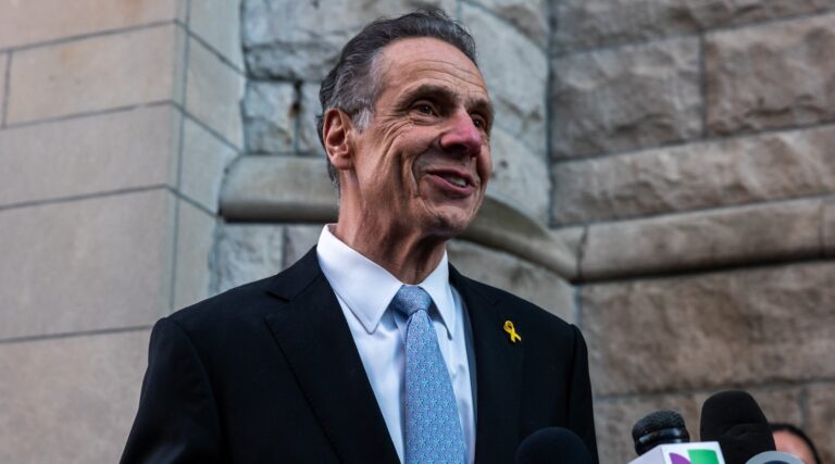 Andrew Cuomo Nabs Nabs des groupes juifs après que Eric Adams ait abandonné la course à la mairie de New York