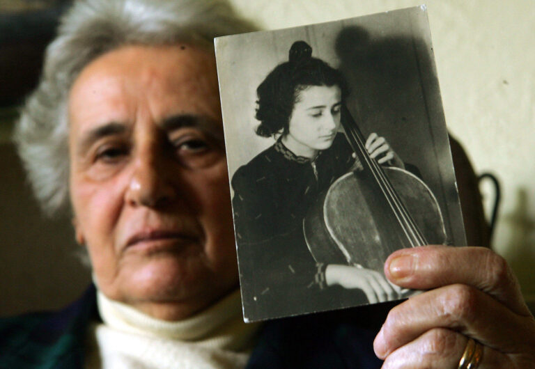 Jouer dans l'orchestre à Auschwitz était une affaire horrible, mais c'était mieux que l'alternative