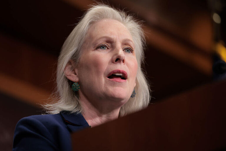 Le sénateur Gillibrand: `` Globalize l'intifada '' signifie «détruire les Juifs» et «mettre fin à Israël»