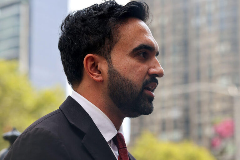 Les électeurs de New York disent que Mamdani s'est mieux résolu au conflit israélo-palestinien, montre le sondage