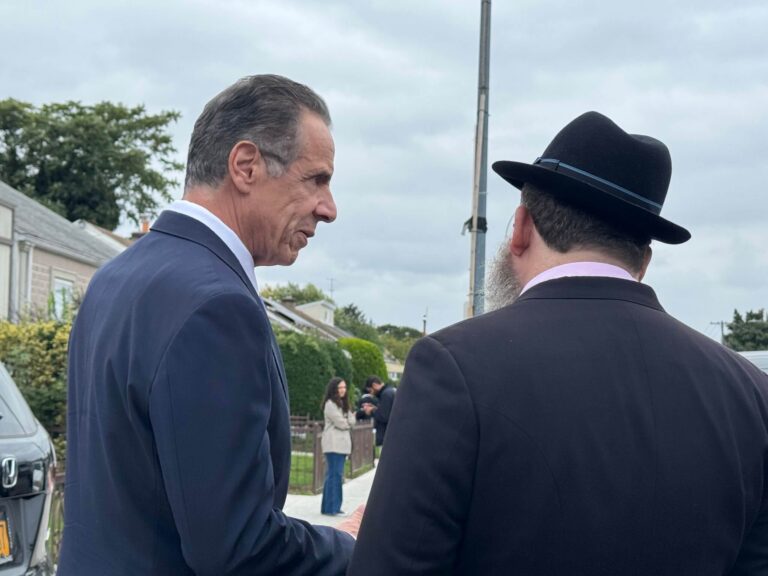 Pourquoi Andrew Cuomo doit-il continuer à clarifier sa position sur Israël et Gaza?