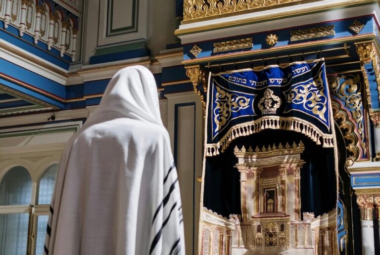 Suppliant Dieu, suppliant la sécurité sociale