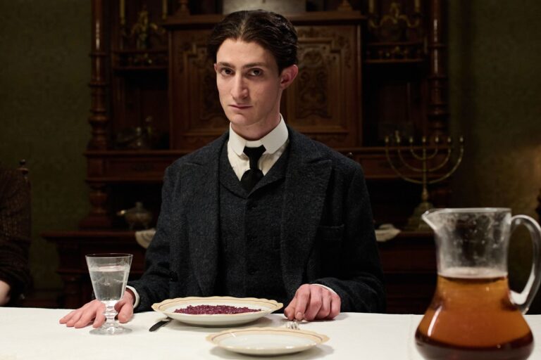 Un biopic de Kafka vertigineux qui n'est pas vraiment kafkaesque