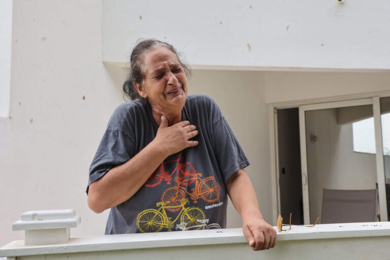 די לידער פֿון בער קאָטלערמאַן לעבן אויף דעם פּײַן פֿונעם 7 טן אָקטאָבער Ces poèmes de Ber Kotlerman revivent la douleur du 7 octobre.