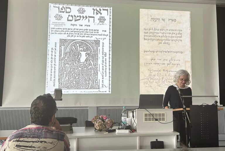 ייִדיש־סימפּאָזיום אין דײַטשלאַנד גיט איבער נײַע אַנדטעקונגען וvision אַלט־ייèreִדיש Yiddish Symposium en Allemagne partage des découvertes sur le vieux yiddish
