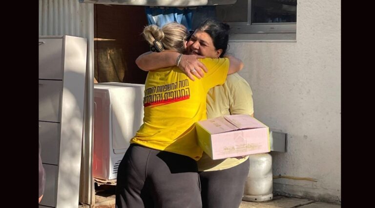 2 ans après le 7 octobre les ont brisés, les kibboutzes frontaliers israéliens dessinent de nouveaux rêveurs