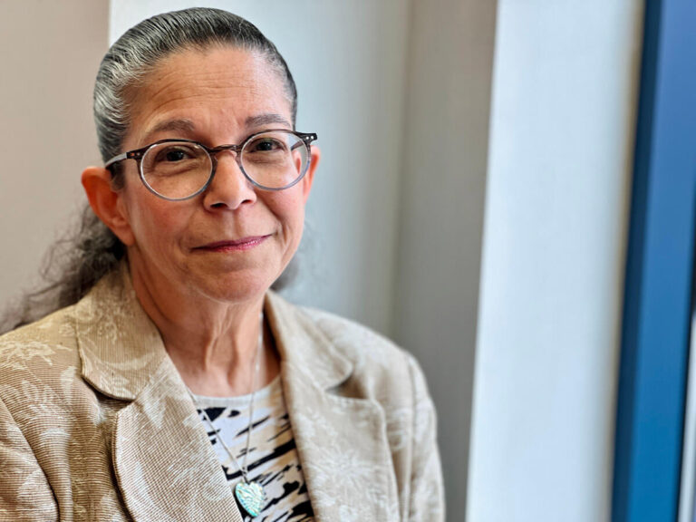 Elle a survécu au massacre de l'Arbre de Vie il y a sept ans aujourd'hui – et elle vient toujours prier.