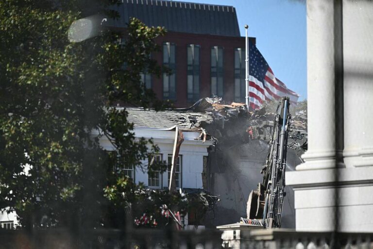 L'aile Est de la Maison Blanche a été construite pour cacher un bunker de la Seconde Guerre mondiale. Maintenant, c'est parti.