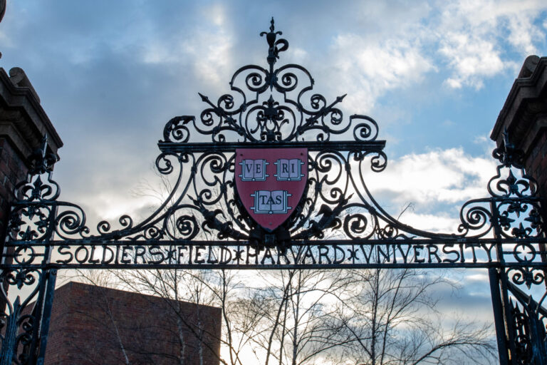 Le magazine conservateur de Harvard est fermé après avoir publié un article mêlé de rhétorique nazie