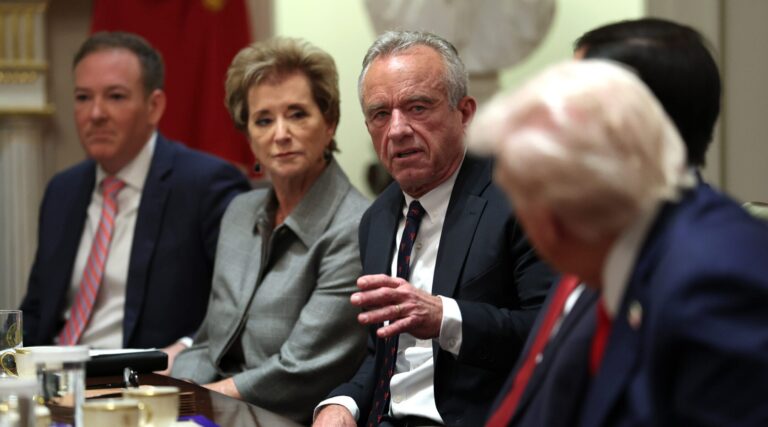 Nadler accuse RFK Jr d'antisémitisme en affirmant que les circoncisions "précoces" conduisent à l'autisme