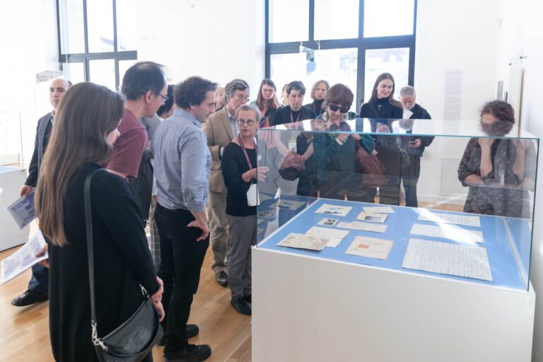 אַ קאָנפֿערענץ וועגן ייִוואָ קומט פֿאָר אין איר געבוירן־שטאָט — ווילנעUne conférence sur YIVO a lieu dans sa ville natale — Vilnius