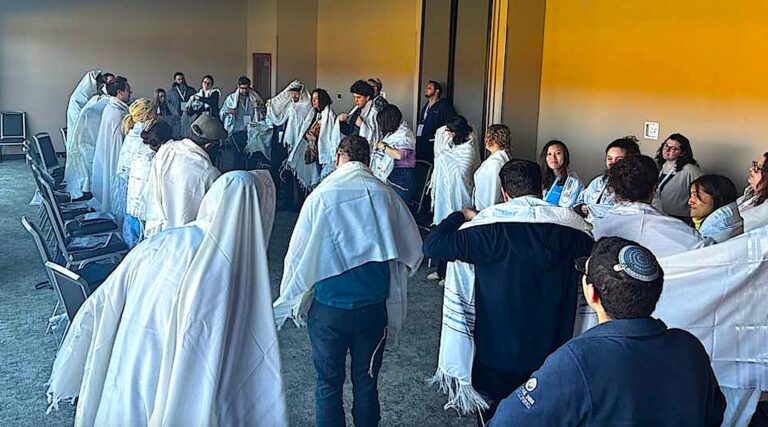 צי זאָל איך ווערן אַ ראַבינער ? Alors devrais-je devenir rabbin ?