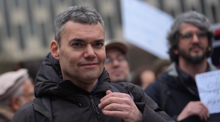Peter Beinart s'exprime en Israël. Répondez aux critiques de la gauche comme de la droite.