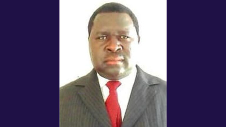 Adolf Hitler Uunona, homme politique local, prêt à être réélu en Namibie