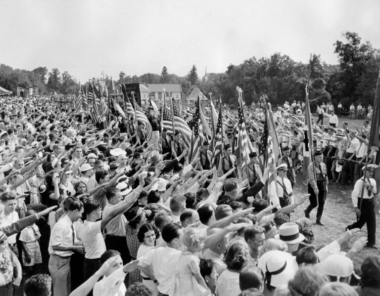 Alors que les responsables de Trump se rapprochent de l’extrême droite allemande, tout redevient neuf